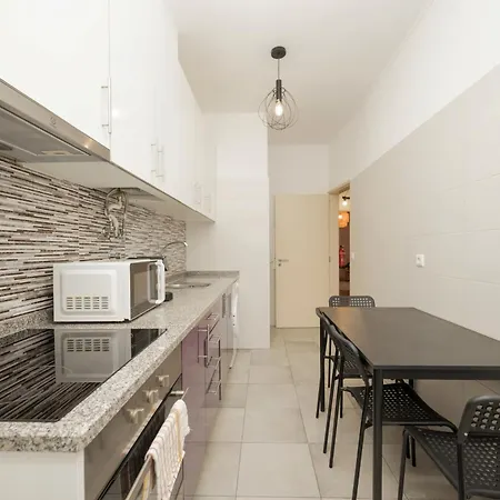 Design By Hosty Queluz