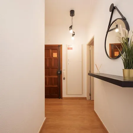 Design By Hosty Apartment