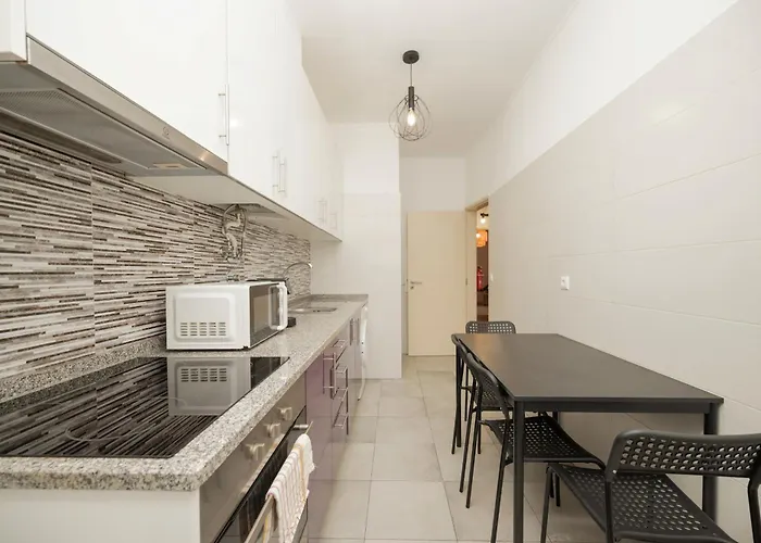 Design By Hosty Queluz